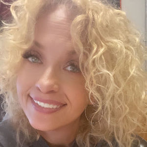 Meet your Posher, Daphne